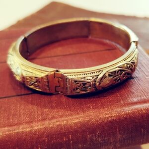 Antique Scottish Thistle Gold Bangle ✨️